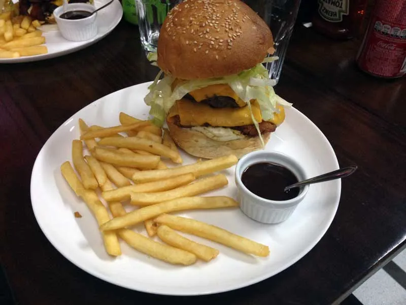 14 Bis Burger & Grill - Sanduíche Tupoleve