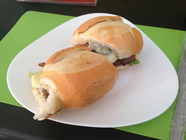 Acanto Restaurante - Sanduíche de Picanha Fatiada no Pão Francês