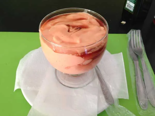 Acanto Restaurante - Sobremesa: Creme de Papaya com Cassis