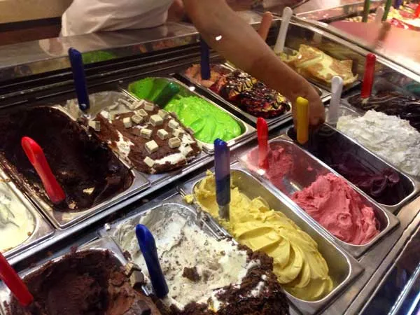 Amaretto Gelateria - Balcão de Sorvetes