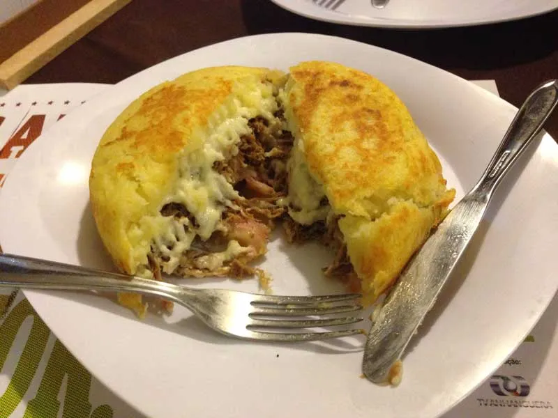 Bar da Elaine - Batata Recheada Simples com Carne de Sol - Aberta