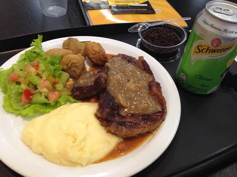 Bill Grill Sanduíches e Grelhados - Combo: Picanha Grelhada com Feijão, Vinagrete, Purê de Batatas e Banana Grelhada