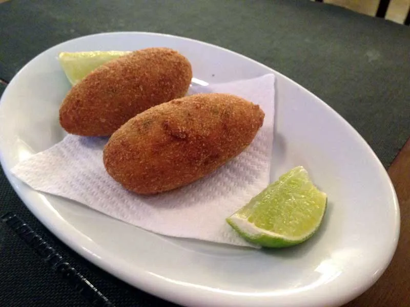 Botequim Mercatto Flamboyant - Bolinhos de Bacalhau