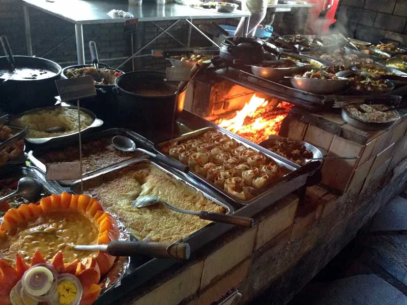 Brioso e Manhoso - Balcão de Comidas