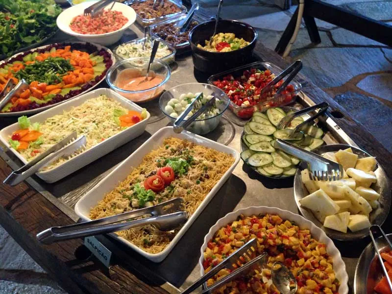 Brioso e Manhoso - Balcão de Saladas