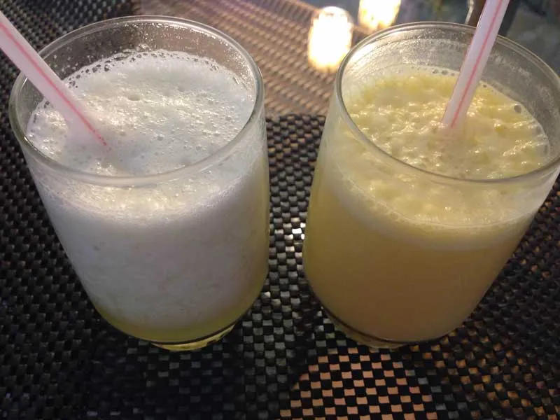 Café Português - Sucos: Abacaxi com Hortelã e Caju