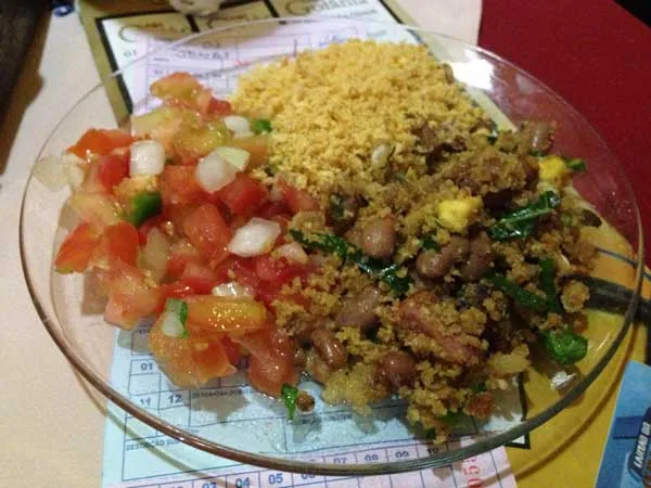 Caldos 24 Horas - Acompanhamentos: Feijão Tropeiro, Tomate e Farofa