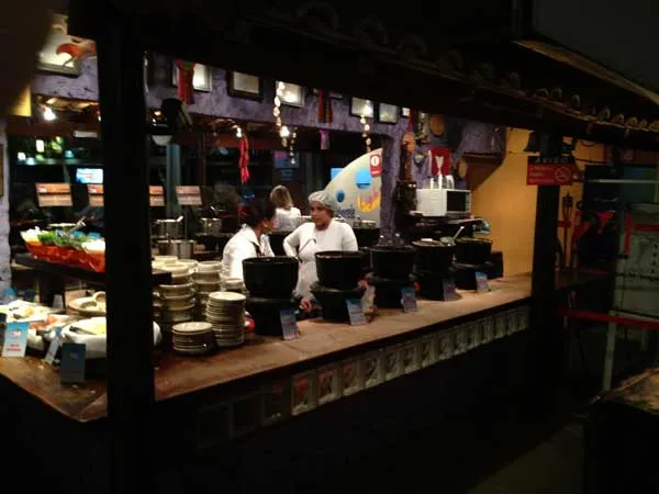 Caldos 24 Horas - Mesa com Caldos