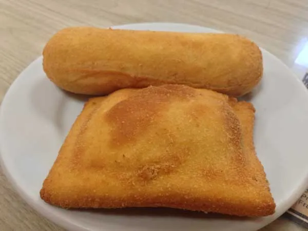 Della Panificadora e Confeitaria - Empanados: Salsinha e Presunto