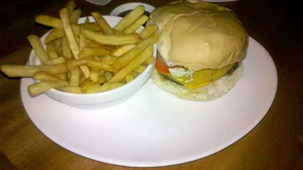 Detroit Steakhouse - Dodge Burguer