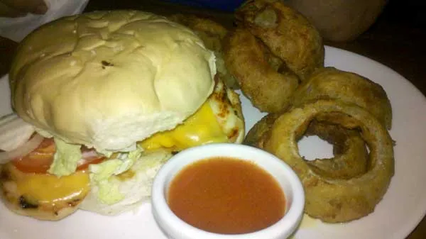 Detroit Steakhouse - Ford Burguer