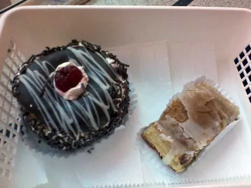 Doce Doce Confeitaria - Torta Dinamite e Torta de Banana