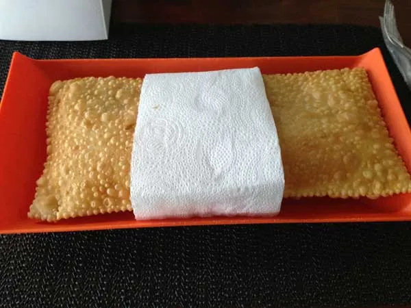 Empório do Pastel - Pastel de Frango, Bacon e Champignon - Fechado