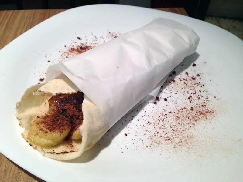 Falak Kebaberia - Kebab Doce de Banana com Canela