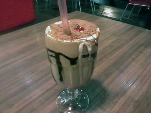 Fred Burguer Grill - Milk Shake Café Paris