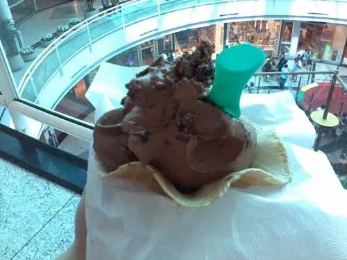 Freddissimo Gelateria - Sorvete de Brigadeiro e Chocolate Meio Amargo