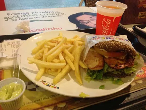 Komiketo Goiânia Shopping - Sanduíche de Filé de Frango e Pão Integral