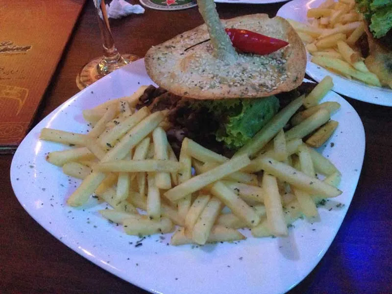 La Eskina Taqueria - Sanduíche Super Matador