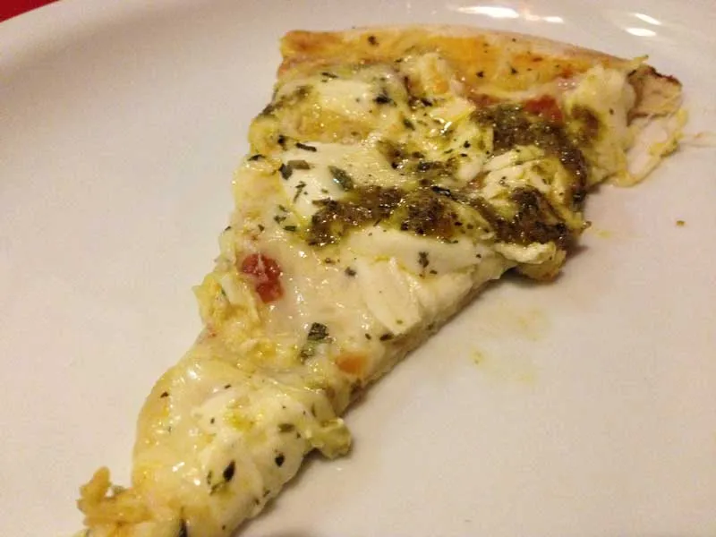 La Fornalha Restaurante e Pizzaria - Pedaço Pizza ao Pesto
