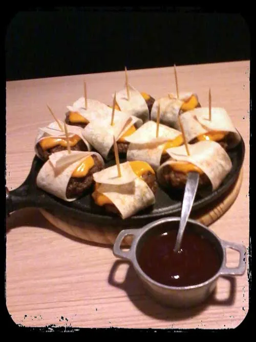 Restaurante La Eskina - Juanitos BBQ Burger