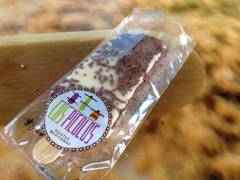 Los Picolos - Paleta de Nata com Brigadeiro