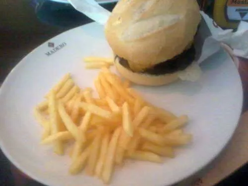 Madero - Cheeseburger Bacon Super e Batatas Fritas