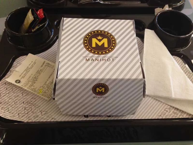 Manihot: Mani Burguer na Caixa
