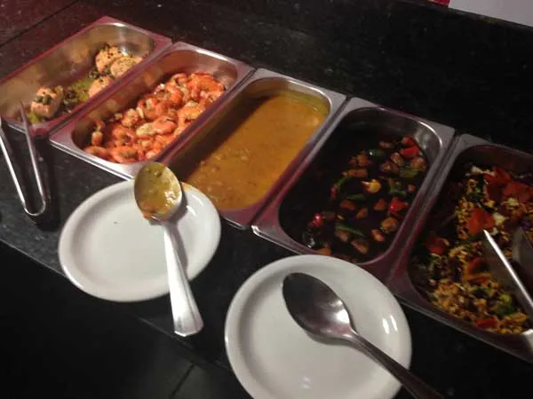 Nirá Restaurante Japônes - Balcão de Comidas Quentes