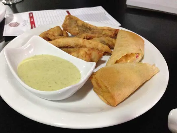 Nirá Restaurante Japonês - Rolinho Bobó de Camarão