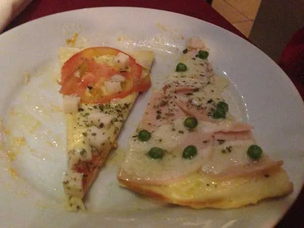 Nossa Casa Rodízio de Pizzas e Massas - Pizza Peito de Peru e Napolitana