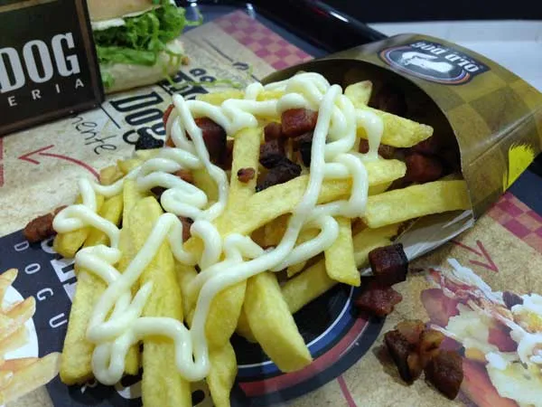 Old Dog Dogueria - Batatas Fritas com Catupiry e Bacon