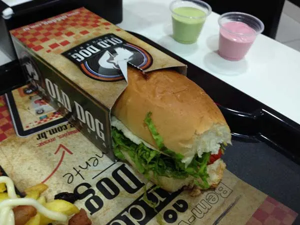 Old Dog Dogueria - Hot Dog Brasileirinho