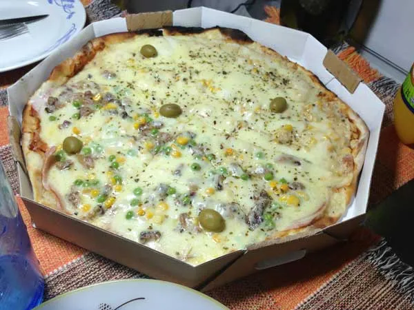 Oliveira's Pizzaria - Pizza Meia Frango com Catupiry, Meia Italiana