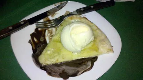 Pizza à Bessa - Pedaço: Maça com Sorvete