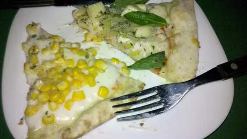 Pizza à Bessa - Pedaços: Napolitana e Queijo com Milho