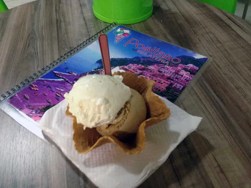 Positano Gelateria - Gelato: Doce de Leite e Leite Ninho