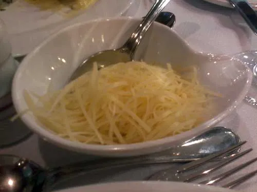 Restaurante Ipê - Acompanhamento: Queijo Ralado