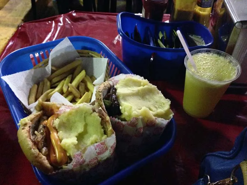 Sanduway - Sanduíches, Batata Frita e Suco de Laranja