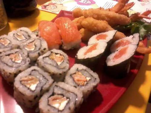 Sushi Loko - Combo 11: Sushis, Sashimis e Camarão Empanado