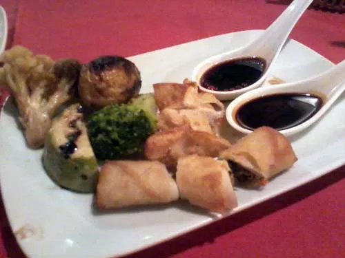 TAO Cozinha Oriental & Contemporânea - Guiosas de Lombo e Camarão